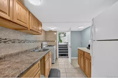 255 Cochran Place, Valley Stream, NY 11581 - Photo 10