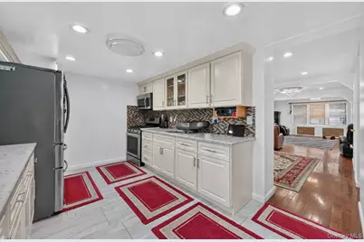 255 Cochran Place, Valley Stream, NY 11581 - Photo 20