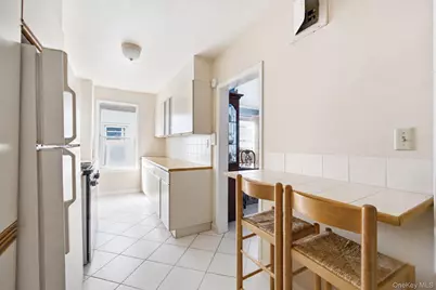 21-08 Ditmars Boulevard, Astoria, NY 11105 - Photo 8