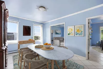 21-08 Ditmars Boulevard, Astoria, NY 11105 - Photo 4