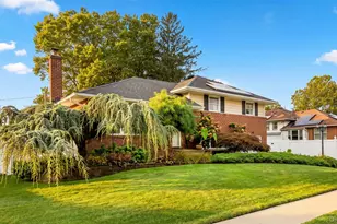 54 Jacqueline Rd, Massapequa, NY 11758 - Photo 2