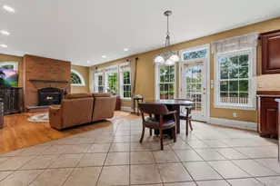 17 Arbor Ct, Poughkeepsie, NY 12603 - Photo 12