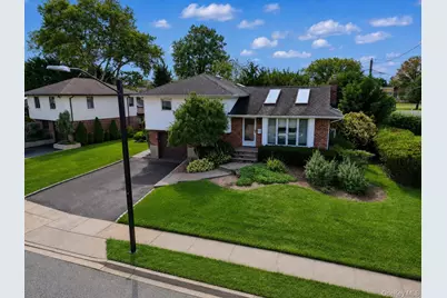 79 Plymouth Road, Plainview, NY 11803 - Photo 1