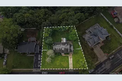 12 Bennington Place, Wheatley Heights, NY 11798 - Photo 2
