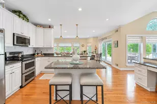 7 Wood Hollow Dr, Westhampton, NY 11977 - Photo 12