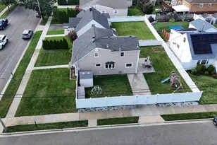 47 Berkeley Pl, Massapequa, NY 11758 - Photo 32