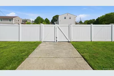 47 Berkeley Place, Massapequa, NY 11758 - Photo 30