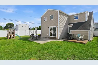 47 Berkeley Place, Massapequa, NY 11758 - Photo 24