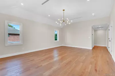 25 Hemlock Lane, Roslyn Heights, NY 11577 - Photo 26