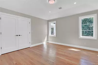 25 Hemlock Lane, Roslyn Heights, NY 11577 - Photo 32