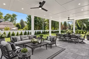 25 Hemlock Ln, Roslyn Heights, NY 11577 - Photo 40