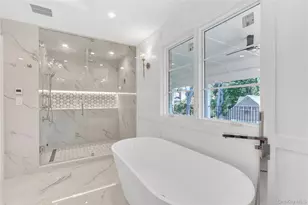 25 Hemlock Ln, Roslyn Heights, NY 11577 - Photo 28