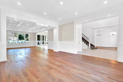 25 Hemlock Lane, Roslyn Heights, NY 11577 - Photo 8