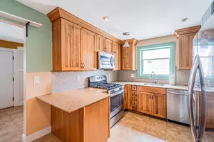 23 Dewey Pl, Lindenhurst, NY 11757 - Photo 6