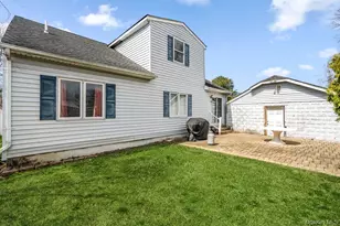 125 W 3rd St, Ronkonkoma, NY 11779 - Photo 22
