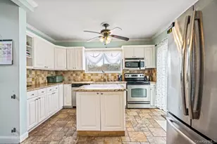 125 W 3rd St, Ronkonkoma, NY 11779 - Photo 12