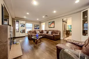 8 Curlew Pl, Massapequa, NY 11758 - Photo 4