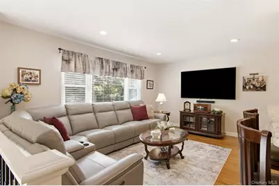 224 Holbrook Avenue, Ronkonkoma, NY 11779 - Photo 8