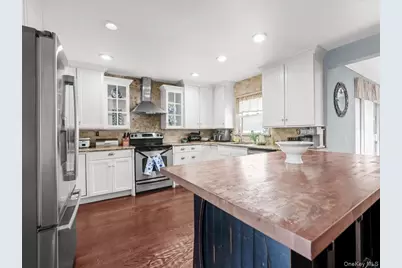 1262 Barberry Road, Wantagh, NY 11793 - Photo 2