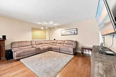 90 Mulberry Common, Riverhead, NY 11901 - Photo 6