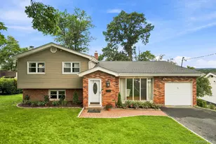 33 Dorchester Dr, Yonkers, NY 10710 - Photo 2
