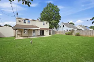 6 Stonecutter Rd, Levittown, NY 11756 - Photo 16