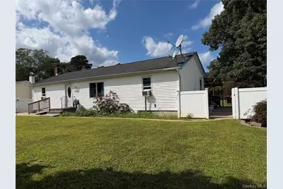 73 Michigan Avenue, Bay Shore, NY 11706 - Photo 2