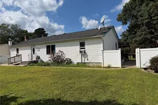 73 Michigan Ave, Bay Shore, NY 11706 - Photo 2