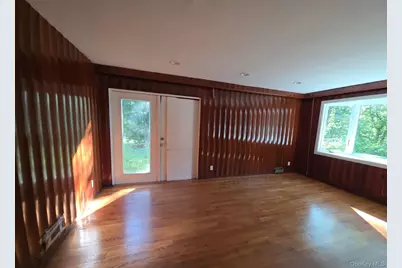 549 Woodbury Road, Cold Spring Harbor, NY 11724 - Photo 10