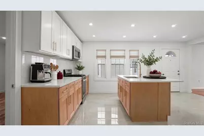219 E 238th Street, Bronx, NY 10470 - Photo 2
