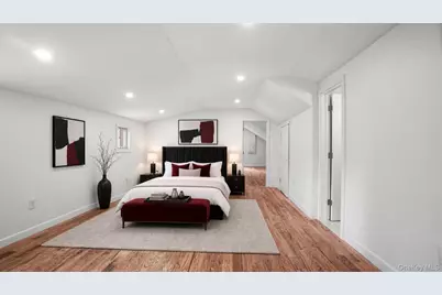 219 E 238th Street, Bronx, NY 10470 - Photo 4