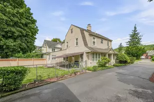 61 E Maple Ave, Suffern, NY 10901 - Photo 6