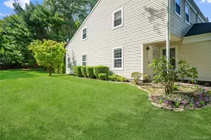 40 Quail Ct, Manorville, NY 11949 - Photo 4