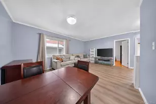 58-07 210th St, Oakland Gardens, NY 11364 - Photo 4