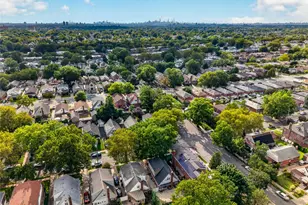 58-07 210th St, Oakland Gardens, NY 11364 - Photo 32