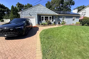 35 Ranch Dr, Shirley, NY 11967 - Photo 2