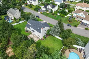 18 Woodridge Ln, Coram, NY 11727 - Photo 8