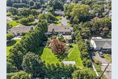 31 Dehan Street, Smithtown, NY 11787 - Photo 38