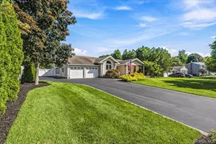 31 Dehan St, Smithtown, NY 11787 - Photo 2