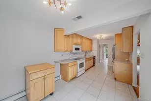 12 Beecher St, Coram, NY 11727 - Photo 18