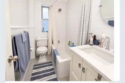 73-12 35th Avenue #E3, Jackson Heights, NY 11372 - Photo 8