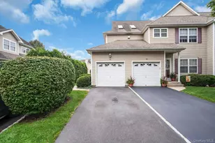 107 Deer Valley Dr, Nesconset, NY 11767 - Photo 4