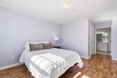 300 Woodcrest Lane #329, Mount Kisco, NY 10549 - Photo 10