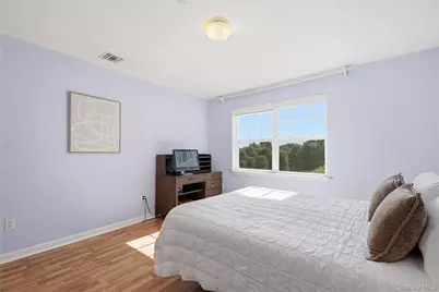 300 Woodcrest Lane #329, Mount Kisco, NY 10549 - Photo 8
