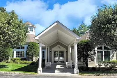 300 Woodcrest Lane #329, Mount Kisco, NY 10549 - Photo 16