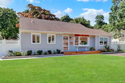 116 Washington Avenue, West Sayville, NY 11796 - Photo 2