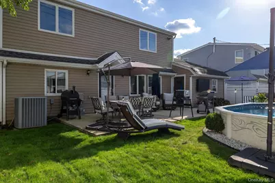 35 Magpie Lane, Levittown, NY 11756 - Photo 26