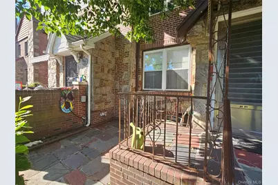 8121 77th Avenue, Glendale, NY 11385 - Photo 2