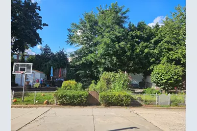 8121 77th Avenue, Glendale, NY 11385 - Photo 14