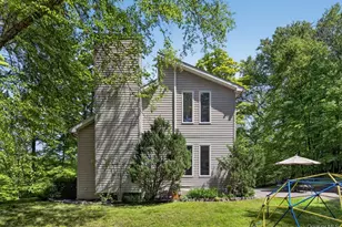 305 Oak Ln, Newburgh, NY 12550 - Photo 6